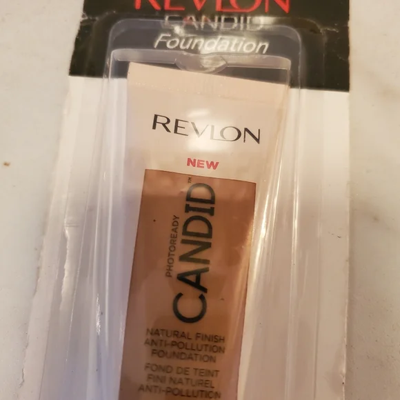 Revlon Candid Foundation - Picture 6 of 6